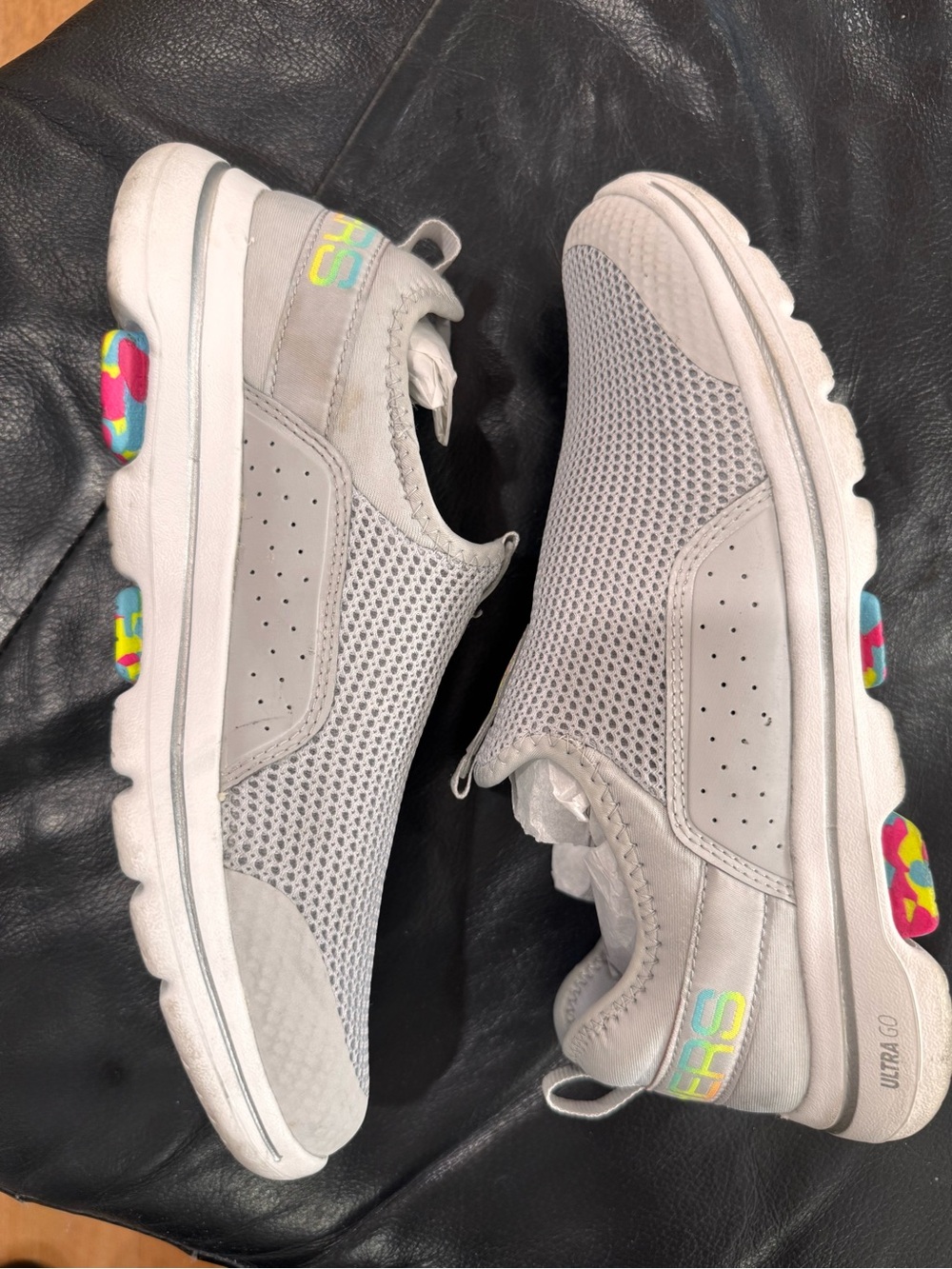Skechers Light Gray Mesh Slip-On Womens Sneakers Go Walk 5 Parade Size 7.5